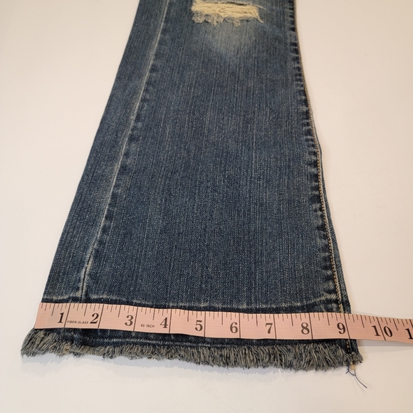 Levi's Limited Edition Distressed Patched Embroidered Boot Cut Jean  Size 9 (34) - Picture 15 of 17